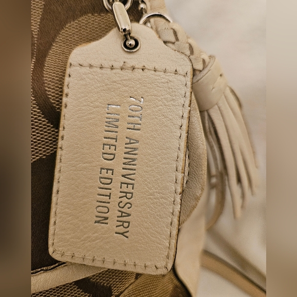 Coach Willis 19034 70th Anniversary Bag Khaki /Leather Crossbody - Picture 4 of 12